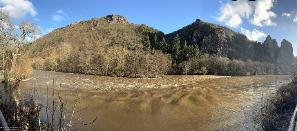 Nahe - zurückgehendes Hochwasser - Bad Münster am Stein - Rheinland Pfalz