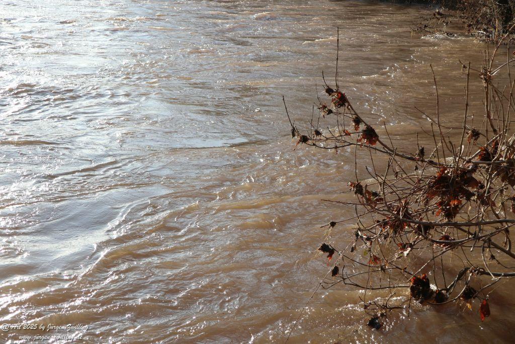 Nahe - zurückgehendes Hochwasser - Bad Münster am Stein - Rheinland Pfalz