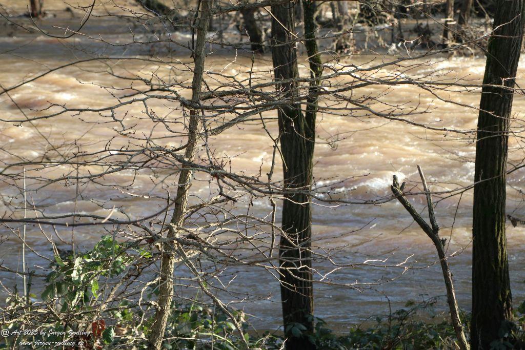 Nahe - zurückgehendes Hochwasser - Bad Münster am Stein - Rheinland Pfalz