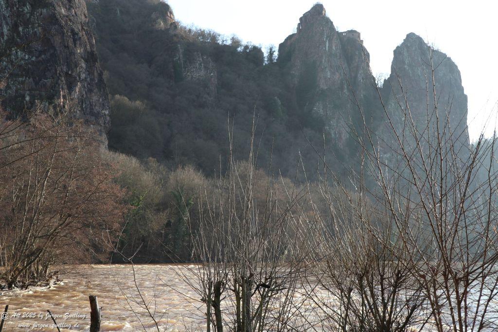 Nahe - zurückgehendes Hochwasser - Bad Münster am Stein - Rheinland Pfalz