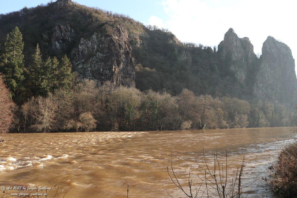 Nahe - zurückgehendes Hochwasser - Bad Münster am Stein - Rheinland Pfalz