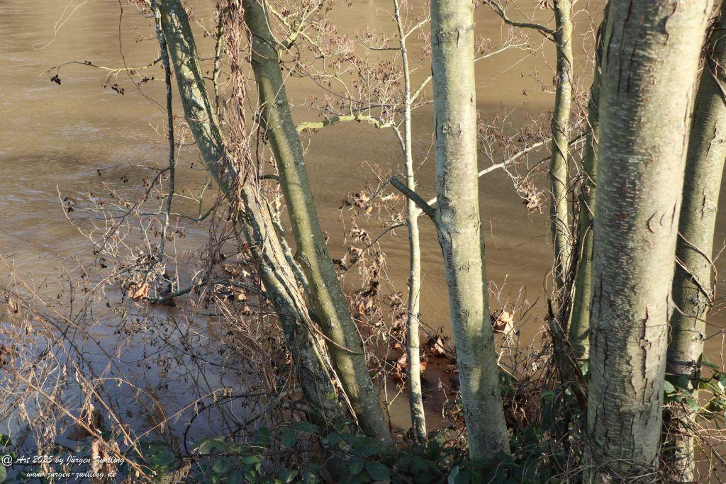 Nahe - zurückgehendes Hochwasser - Bad Münster am Stein - Rheinland Pfalz